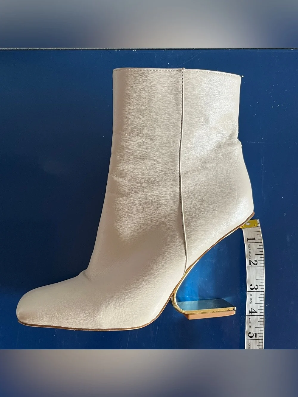 Azalea Wang Arianna Bone White Sculptural Gold Heel Ankle Booties size 9